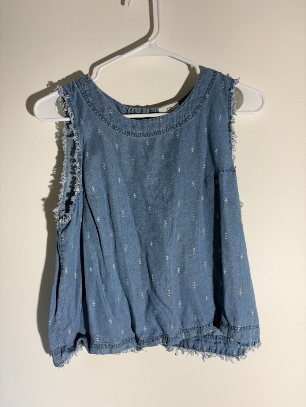 Thread & Supply Chambray Tank Top Medium M Light Wash Blue Embroidered Button Ba